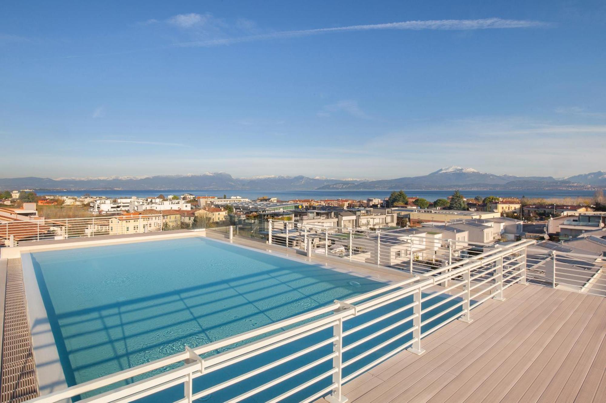Apartment Perla Garda With Pool Peschiera del Garda