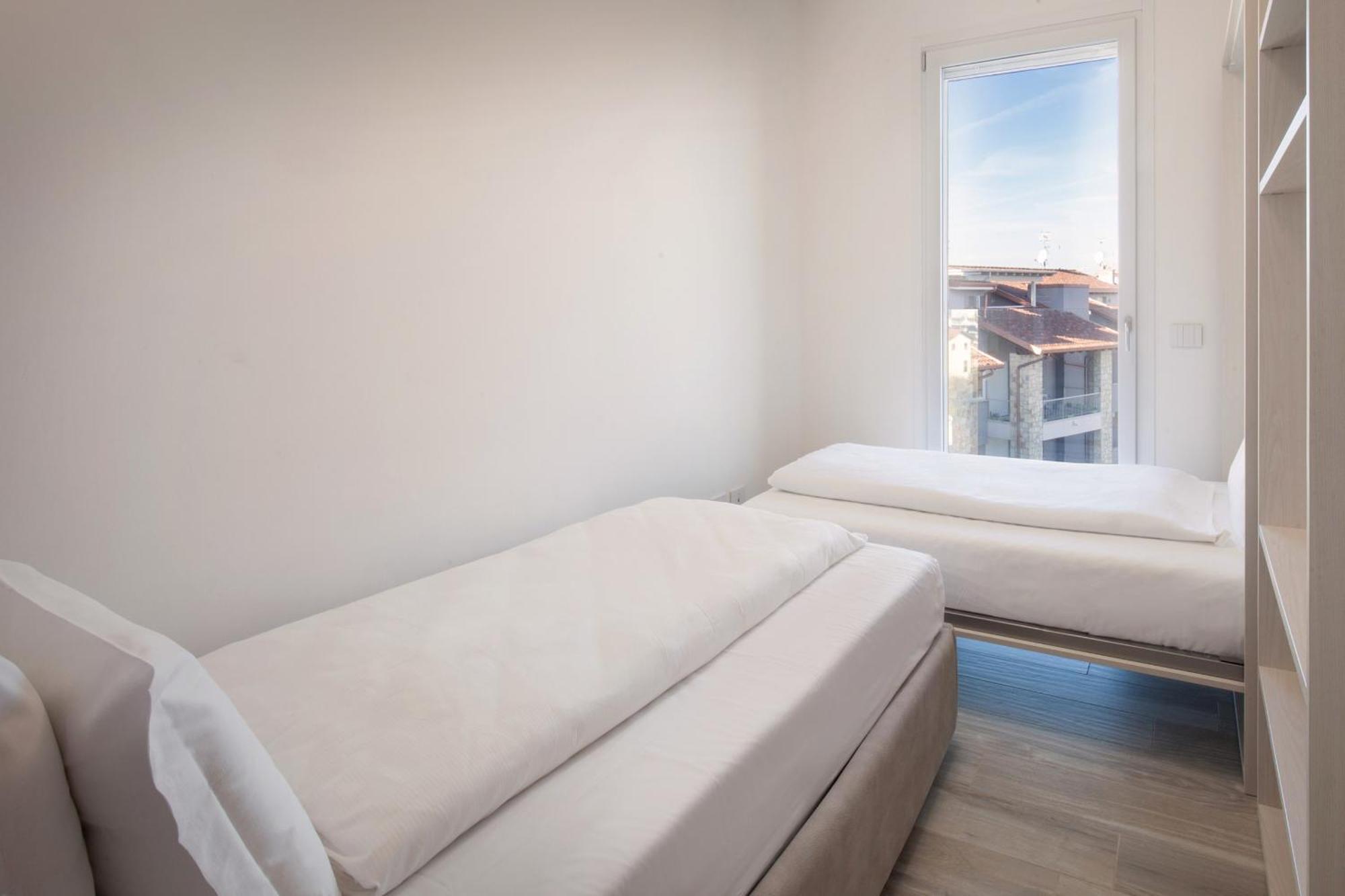 Perla Garda With Pool Appartamento